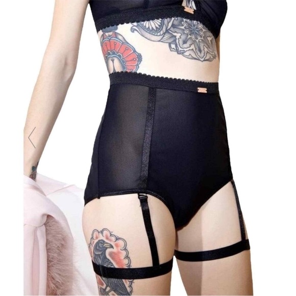 NWT Daydream Nation Luna Garter High Waist Panty in Black Size Medium